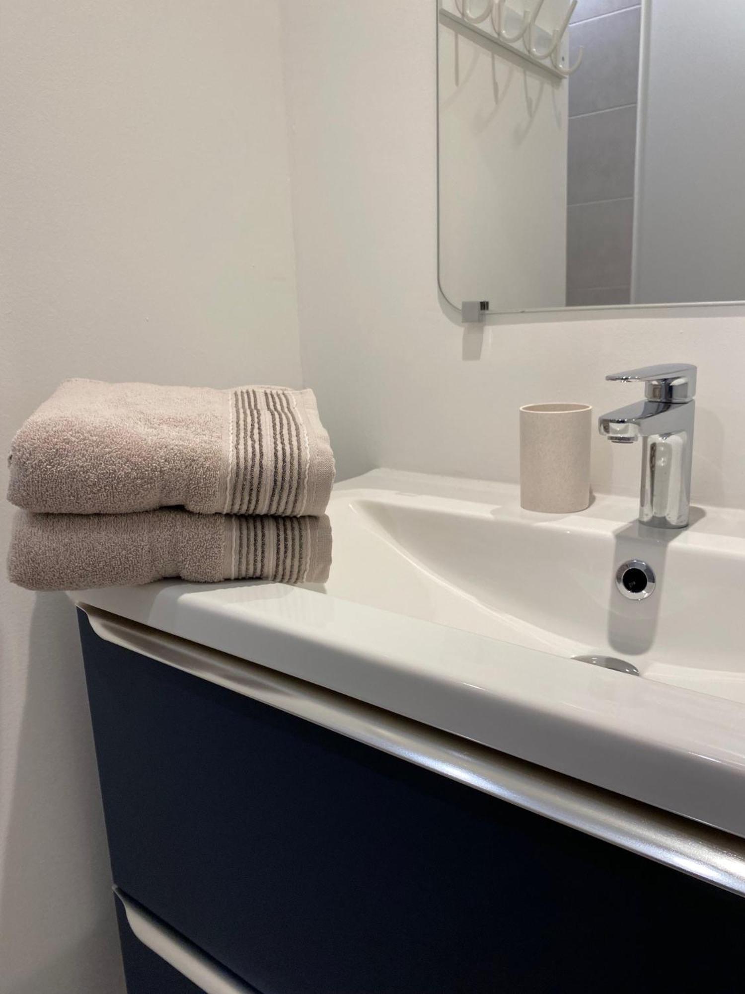 Appartement T3 Gare De Chambery Centre Ville Eksteriør bilde