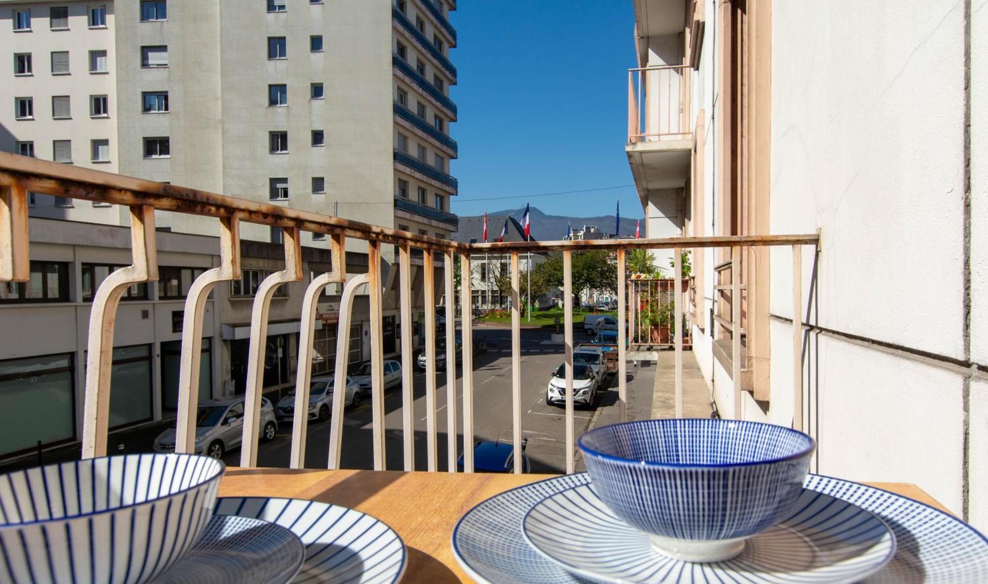 Appartement T3 Gare De Chambery Centre Ville Eksteriør bilde