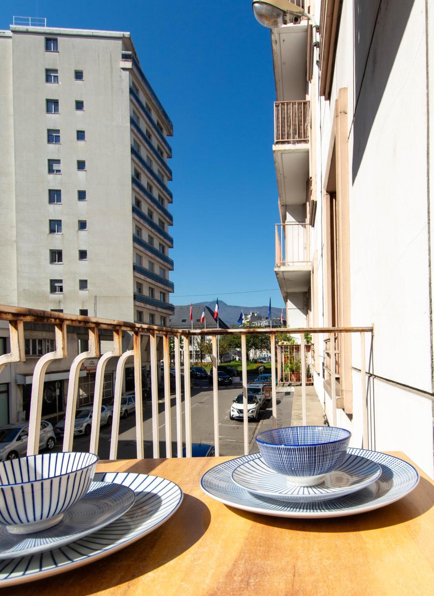 Appartement T3 Gare De Chambery Centre Ville Eksteriør bilde
